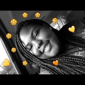 Meet your Posher, Karis